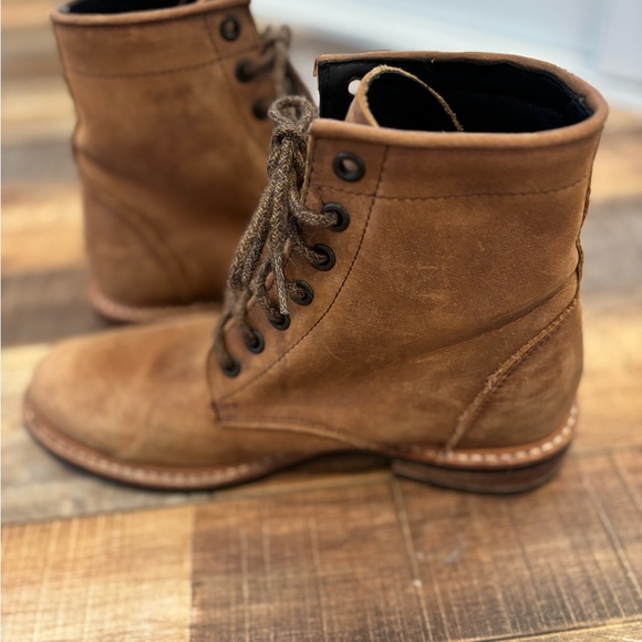 Women’s Nisolo Amalia Brown Leather Boots - Picture 5 of 7